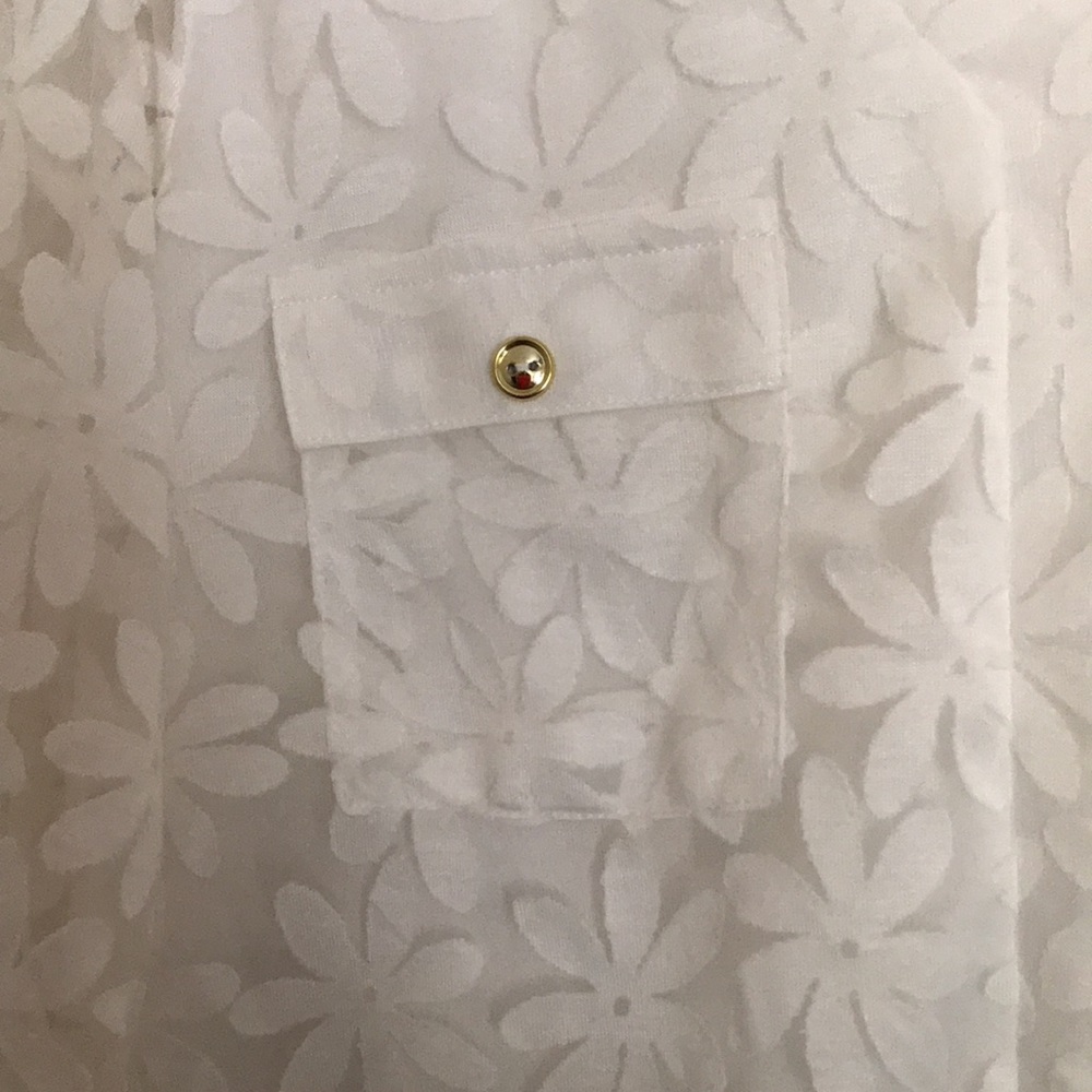 White flowered lace blouse - Picture 3 of 6
